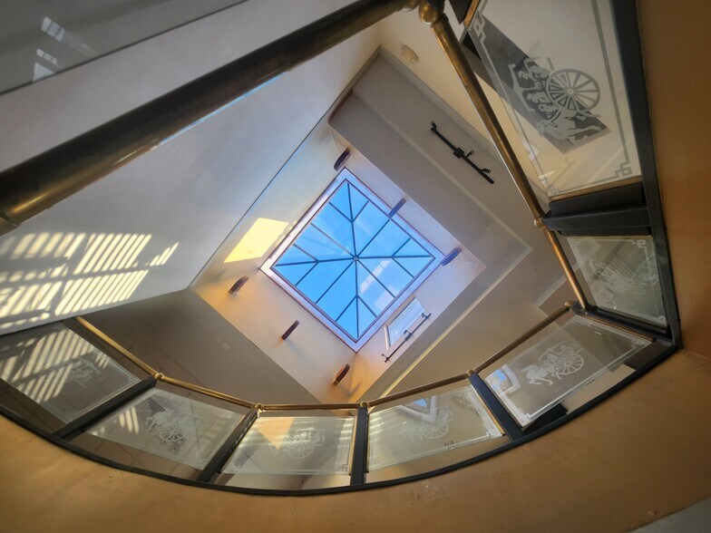 More Photos Of 4577-4585 Clairemont Dr, San Diego Storefront Retail Office For Lease