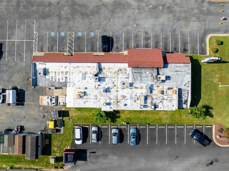 More Photos Of 8451 Ocean Gtwy, Easton Restaurant For Sale