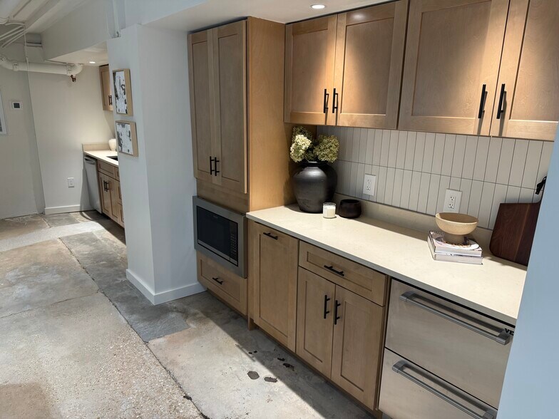 More Photos Of 655 Highland Ave NE, Atlanta Freestanding For Lease