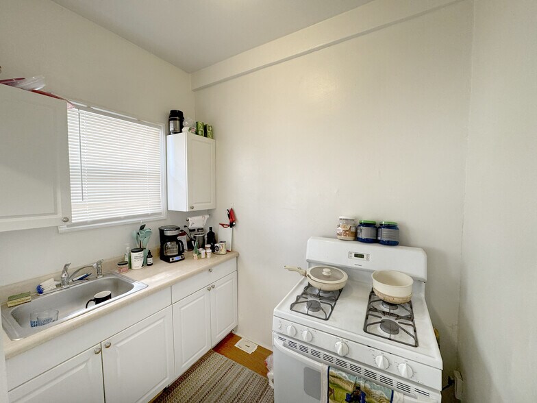 More Photos Of 5101 Ventnor Ave, Ventnor Storefront Retail Residential For Sale