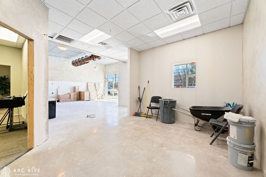 More Photos Of 5820 66th St, Lubbock Storefront Retail Office For Sale