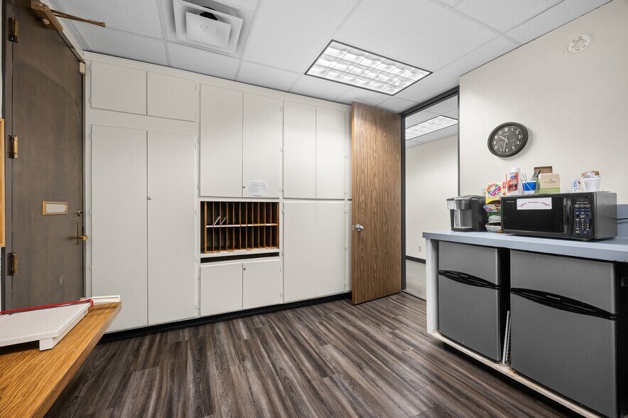 More Photos Of 1411 West Ave, Austin Office For Sale