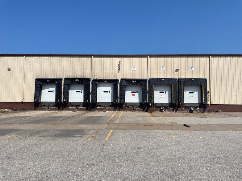 More Photos Of 501 Williams St, Tomah Warehouse For Lease