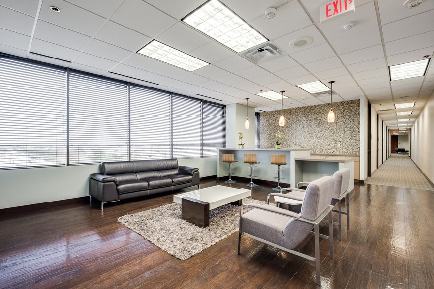 More Photos Of 4100 spring valley Rd, Dallas Loft Creative Space For Lease