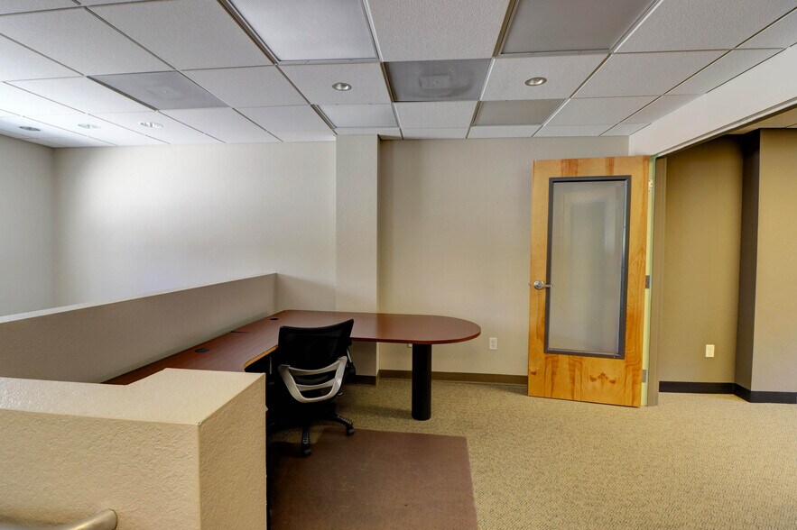 More Photos Of 1605 Hendry St, Fort Myers Office For Sale