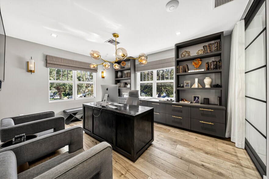 More Photos Of 5801 Biscayne Blvd, Miami Loft Creative Space For Lease