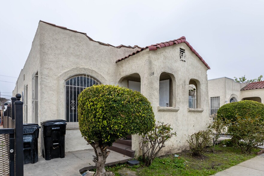 Primary Photo Of 136 W 82nd St, Los Angeles Multifamily For Sale