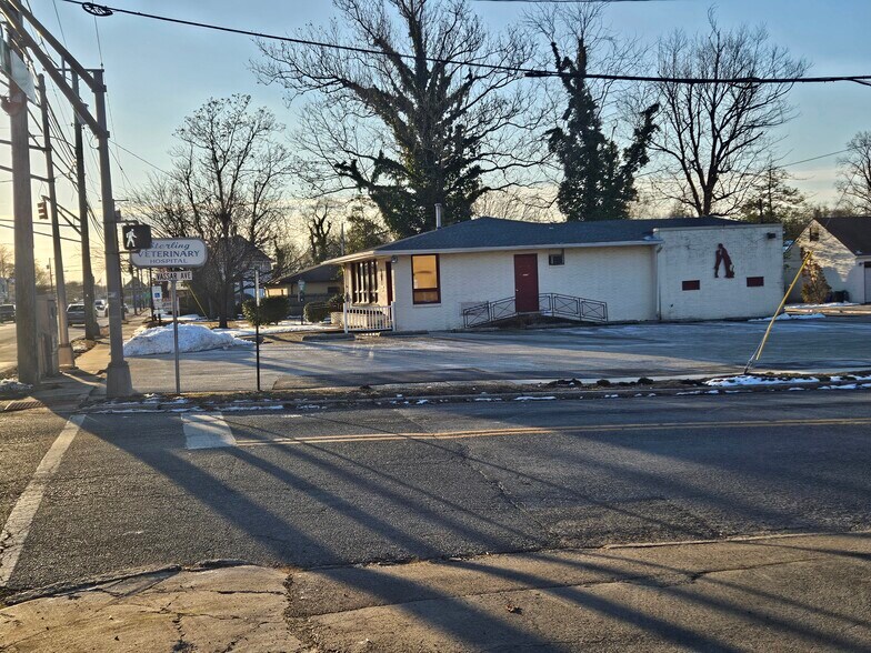 More Photos Of 308 N White Horse Pike, Stratford Veterinarian Kennel For Sale
