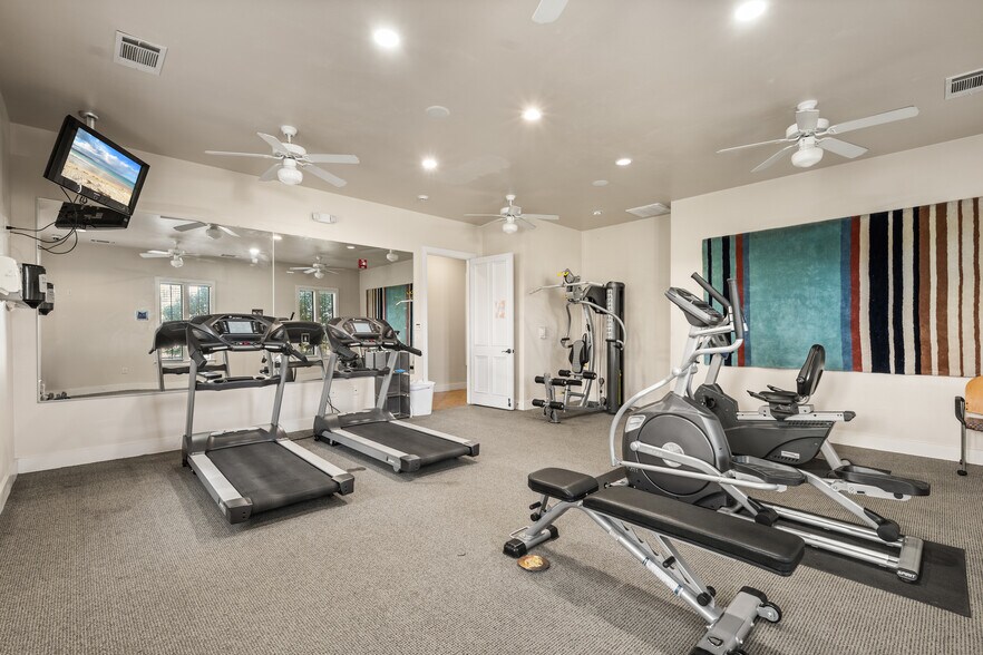 More Photos Of 1500 S Avenue K, Portales Multifamily For Sale