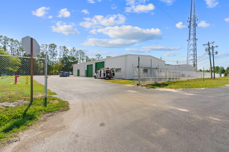 More Photos Of 13595 SE 31st Ave, Summerfield Warehouse For Sale
