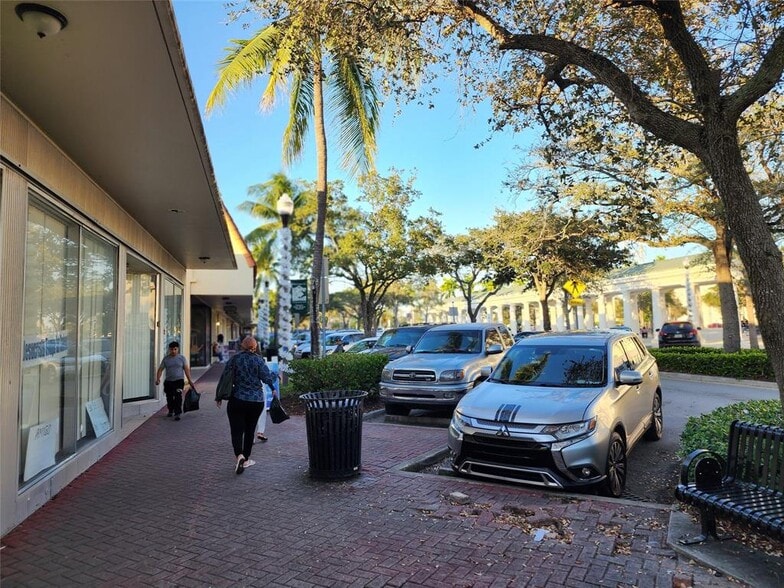 More Photos Of 216 Washington Ave, Homestead General Retail For Sale