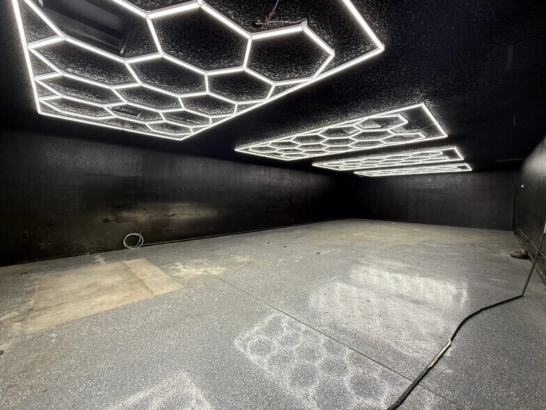More Photos Of 3650 N 40th Ave, Phoenix Warehouse For Lease