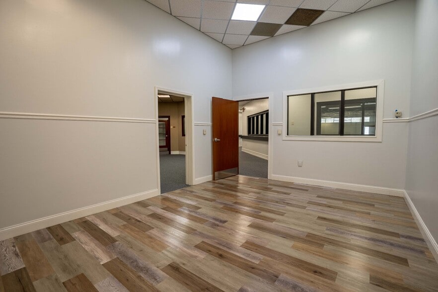 More Photos Of 8160 Regent Pky, Fort Mill Flex For Lease