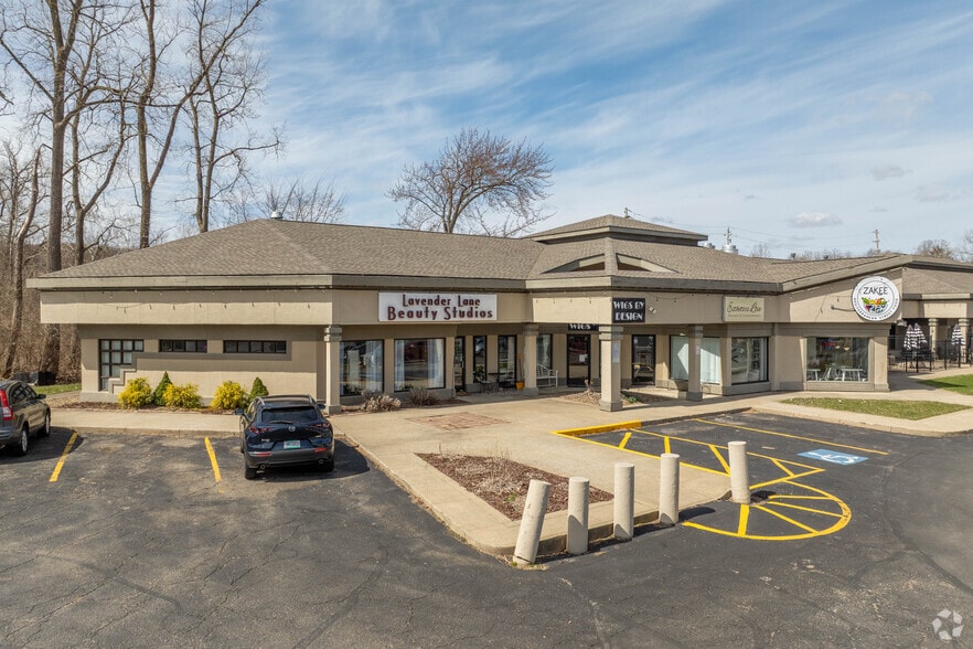 More Photos Of 1562 Akron Peninsula Rd, Akron Storefront For Sale