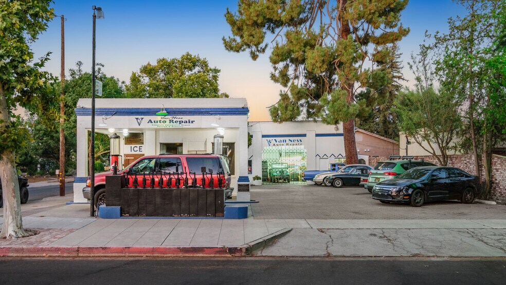 More Photos Of 2740 N Van Ness Blvd, Fresno Service Station For Sale