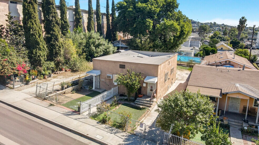 More Photos Of 1140 Chicago St, Los Angeles Apartments For Sale