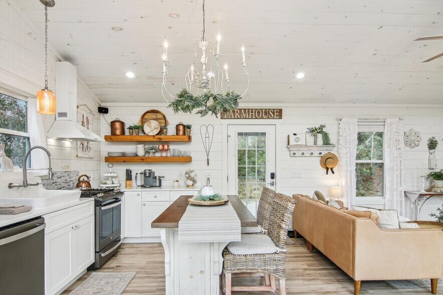 More Photos Of 354 Ivy Ridge Cir, Sylva Specialty For Sale