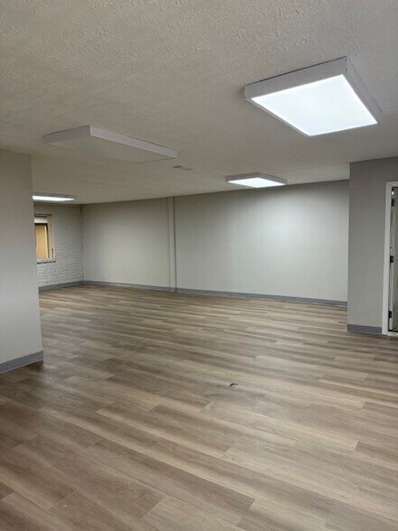 More Photos Of 1008 Morton St, Richmond Showroom For Lease