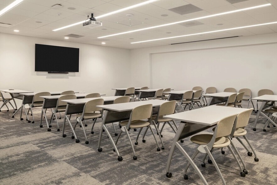 More Photos Of 301 Congress Ave, Austin Coworking Space