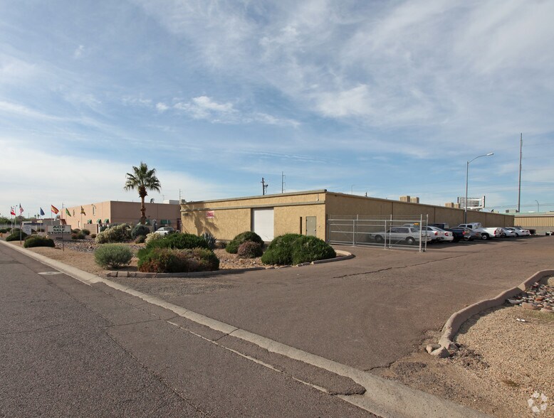 More Photos Of 17630-17638 N 25th Ave, Phoenix Self Storage For Lease