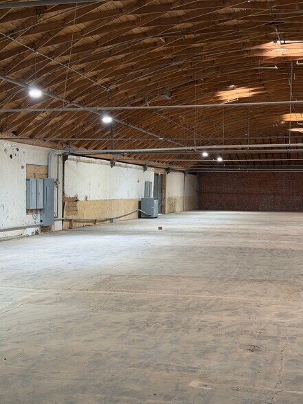 More Photos Of 8001 Beach St, Los Angeles Warehouse For Lease