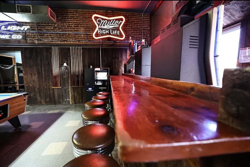 More Photos Of 111 W Adams St, Pittsfield Bar For Sale