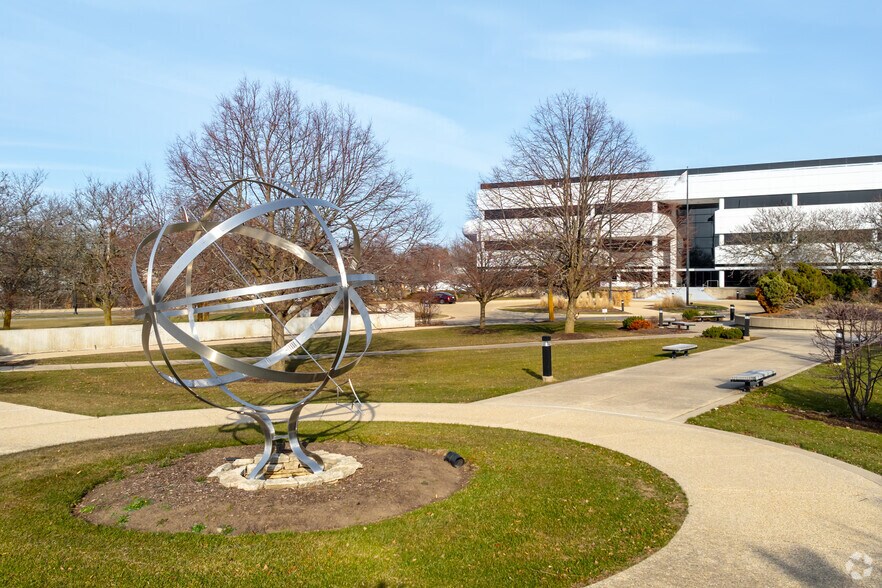 More Photos Of 4949 Harrison Ave, Rockford Office For Lease