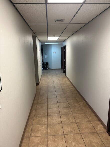 More Photos Of 3802 S Santa Fe Ave, Chanute Medical For Sale