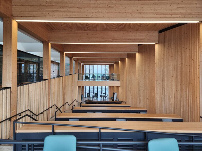 More Photos Of 99 University Av, Kingston Schools For Lease