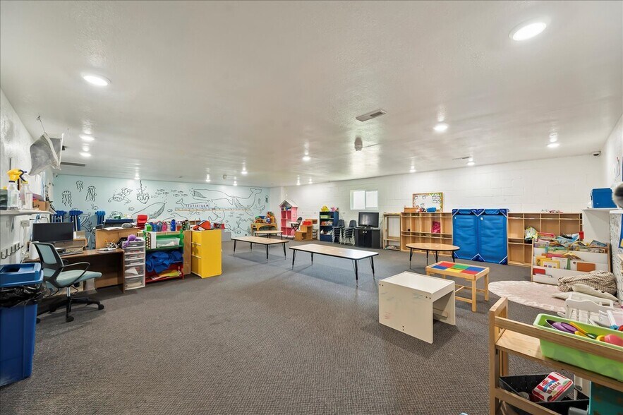 More Photos Of 522 N 9th Ave, Caldwell Daycare Center For Sale