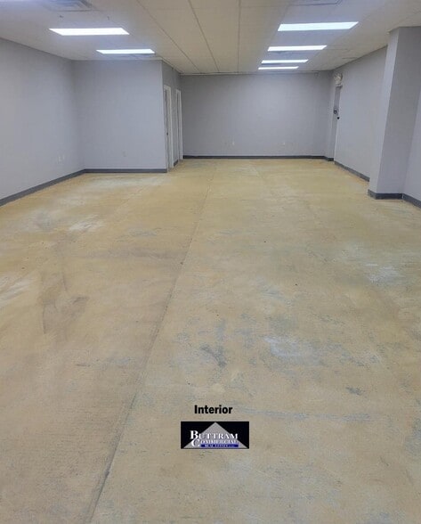 More Photos Of 1612 S Madison St, Webb City Storefront For Lease