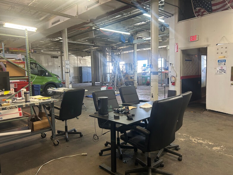 More Photos Of 425 Fairfield Ave, Stamford Warehouse For Lease