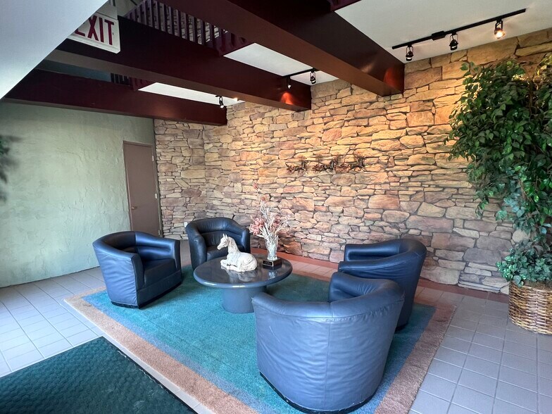 More Photos Of 8261 Diagonal Rd, Streetsboro Office For Lease