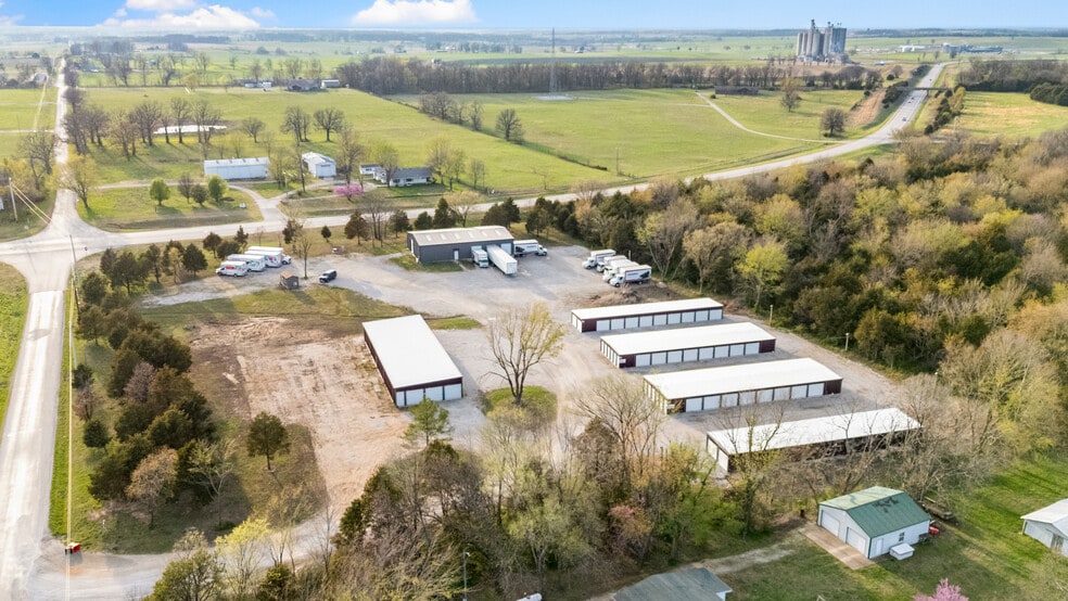 More Photos Of 9110 FR 2140, Cassville Self Storage For Sale