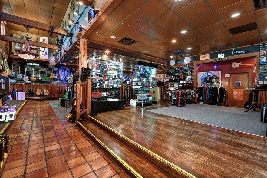 More Photos Of 1900 Mellwood Ave, Louisville Freestanding For Sale