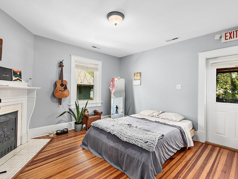 More Photos Of 141 Merrimon Ave, Asheville Office For Sale