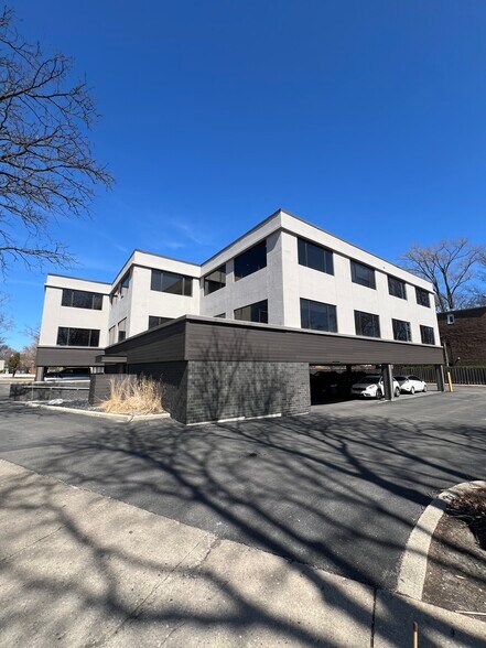 More Photos Of 444 Skokie Blvd, Wilmette Medical For Lease