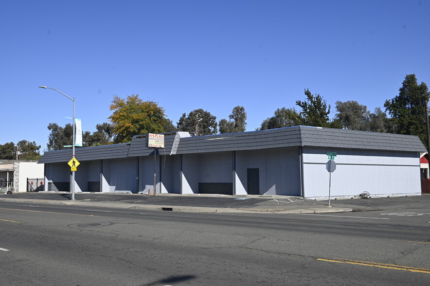 Primary Photo Of 4417-4429 Franklin Blvd, Sacramento General Retail For Sale