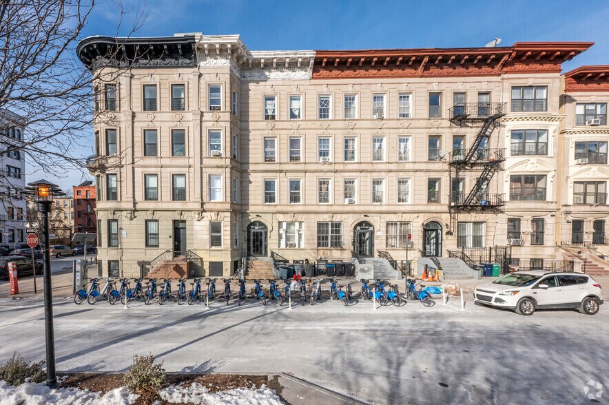 More Photos Of 1 Macdonough St, Brooklyn Apartments For Lease