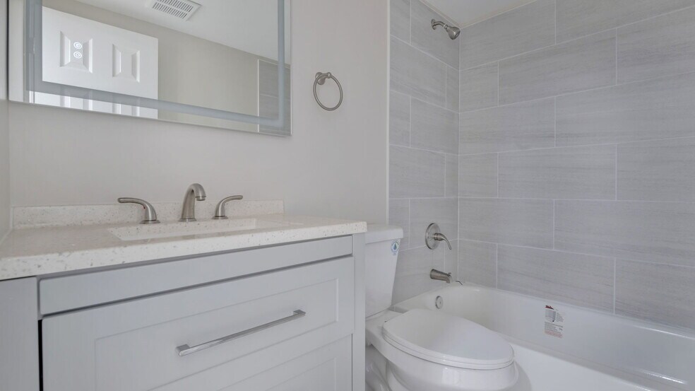 More Photos Of 323 8th St NE, Washington Apartments For Sale