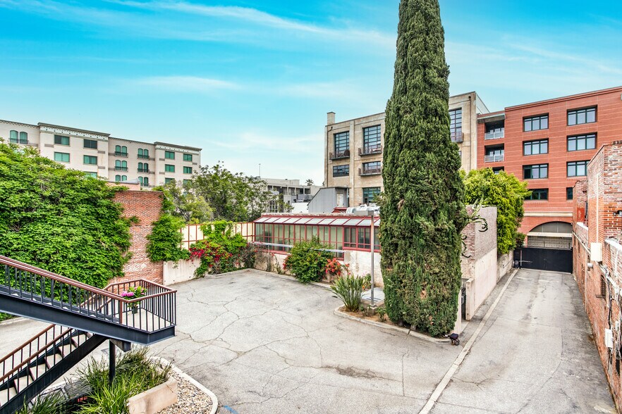 More Photos Of 118-128 N Fair Oaks Ave, Pasadena Storefront Retail Office For Sale