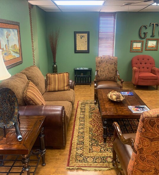 More Photos Of 7559 Farm to Market Road 119, Sunray Light Distribution For Sale