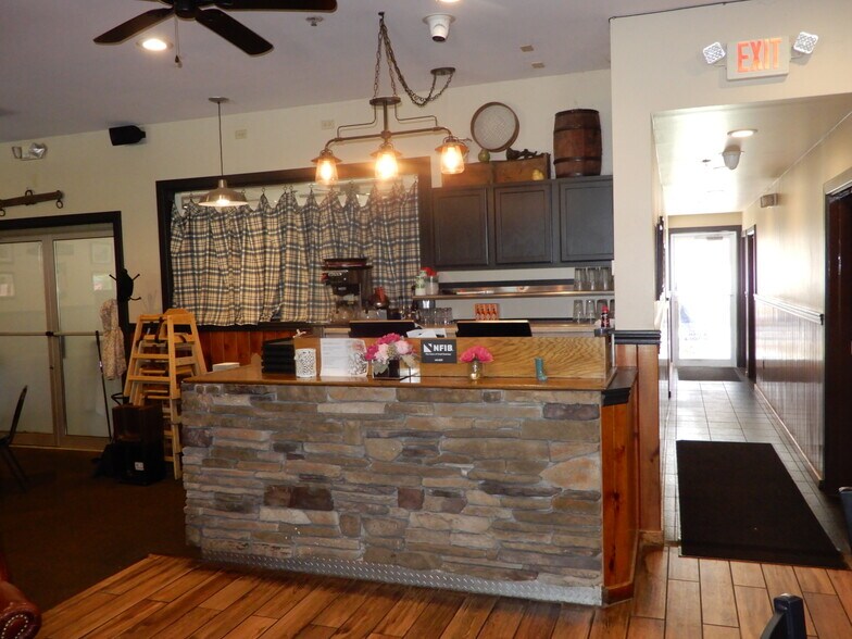 188 Main Street, Schaghticoke, NY 12154 Restaurant For Sale