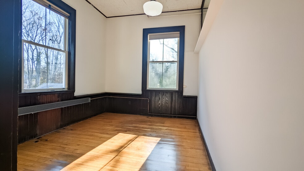 More Photos Of 28 School St, Branford Loft Creative Space For Lease