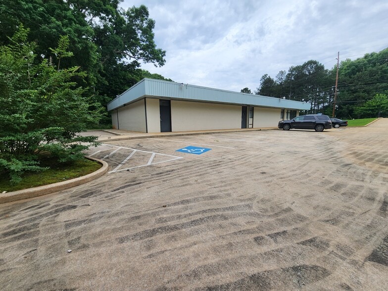More Photos Of 3463 Flat Shoals Rd, Decatur Office Residential For Sale