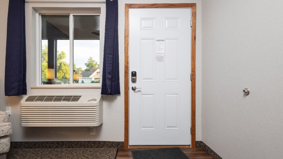 More Photos Of 102 Glenhaven Dr, Battle Lake Hospitality For Sale