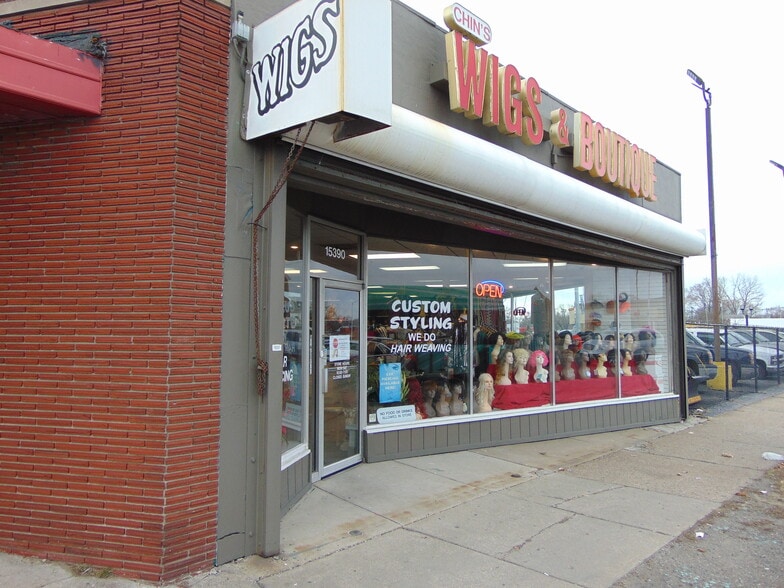 More Photos Of 15390 Gratiot Ave, Detroit Storefront For Lease