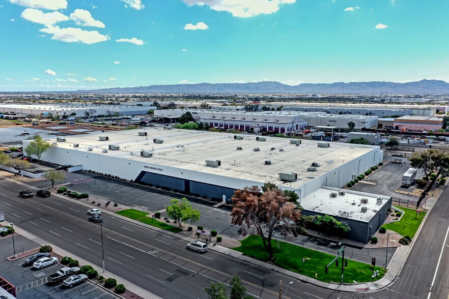 More Photos Of 3865 W Van Buren St, Phoenix Distribution For Lease