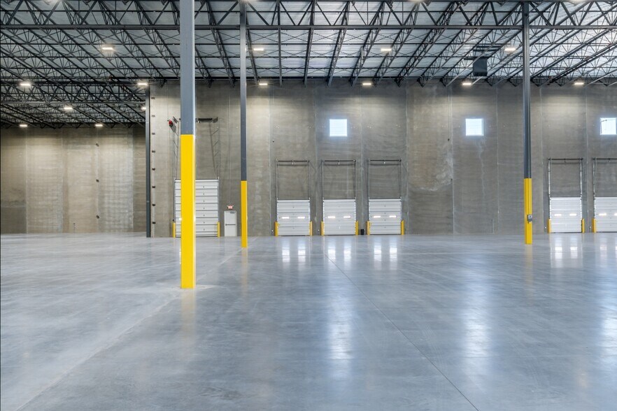 More Photos Of 3000 W 4th St, Chester Distribution For Lease