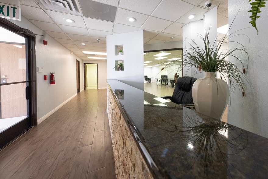 More Photos Of 5430 W Sahara Ave, Las Vegas Office For Lease